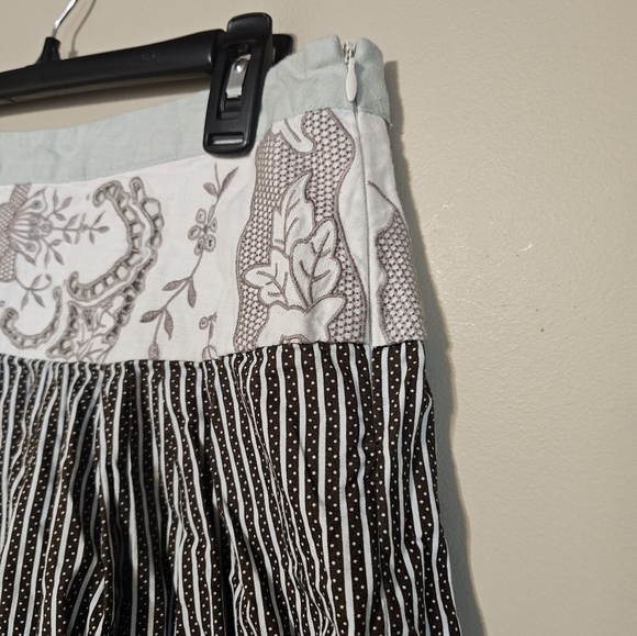 Cabi Floral Embroidered Cotton Flare Swing Skirt Style 917 Women's Size 8 - Picture 4 of 8